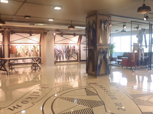 Realkom – Jean Showroom