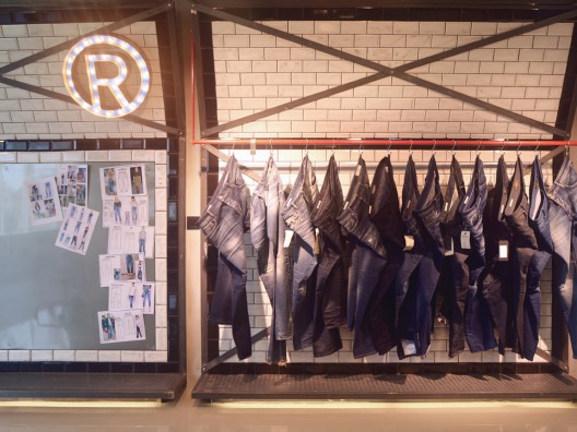 Realkom – Jean Showroom