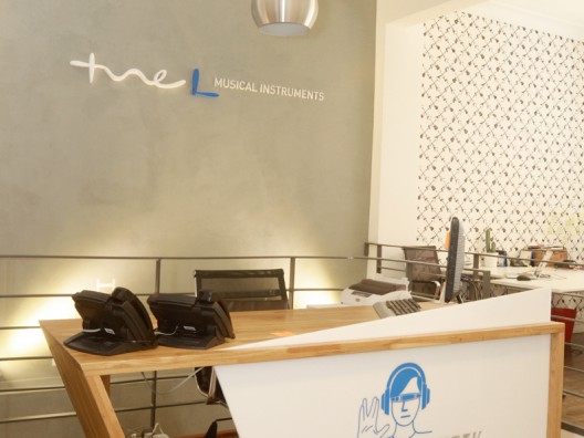 Tune-L Custom Guitar Showroom