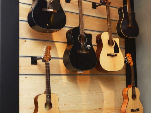 Tune-L Custom Guitar Showroom