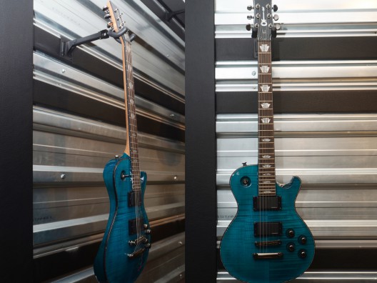 Tune-L Custom Guitar Showroom